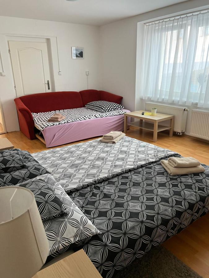 Cely Dum V Historickem Centru Loun Lägenhet Louny Exteriör bild